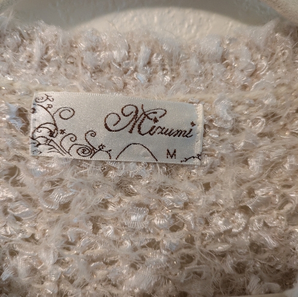 Mirumi Sweater Cream Size Medium. - Picture 3 of 4